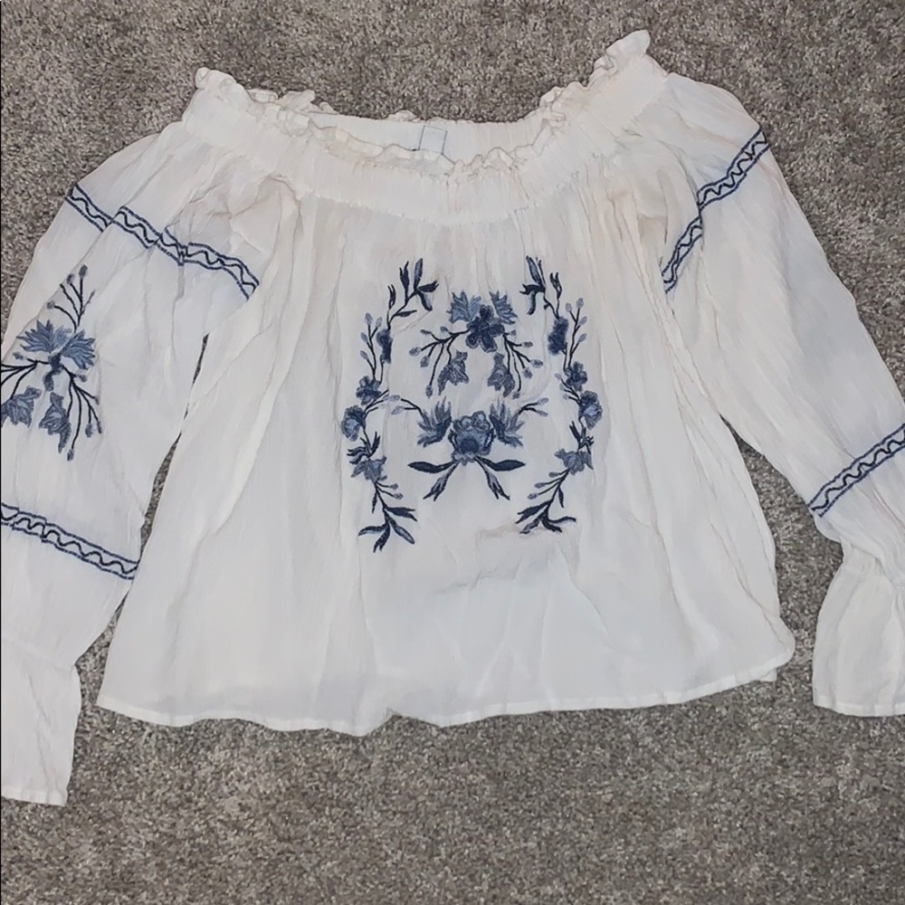 American Eagle off the shoulder shirt